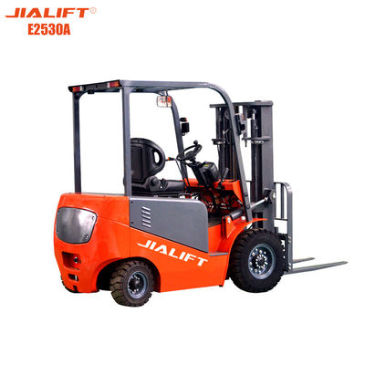 गुणवत्ता  2500kg Counter Balance Fork Lift Truck 12kw Lift Motor फैक्टरी